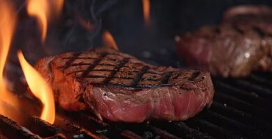 Steak de Carne Rib eye en el asador