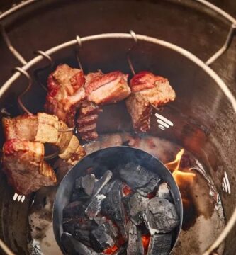 Asador Con Ahumador y Lleno de Carne